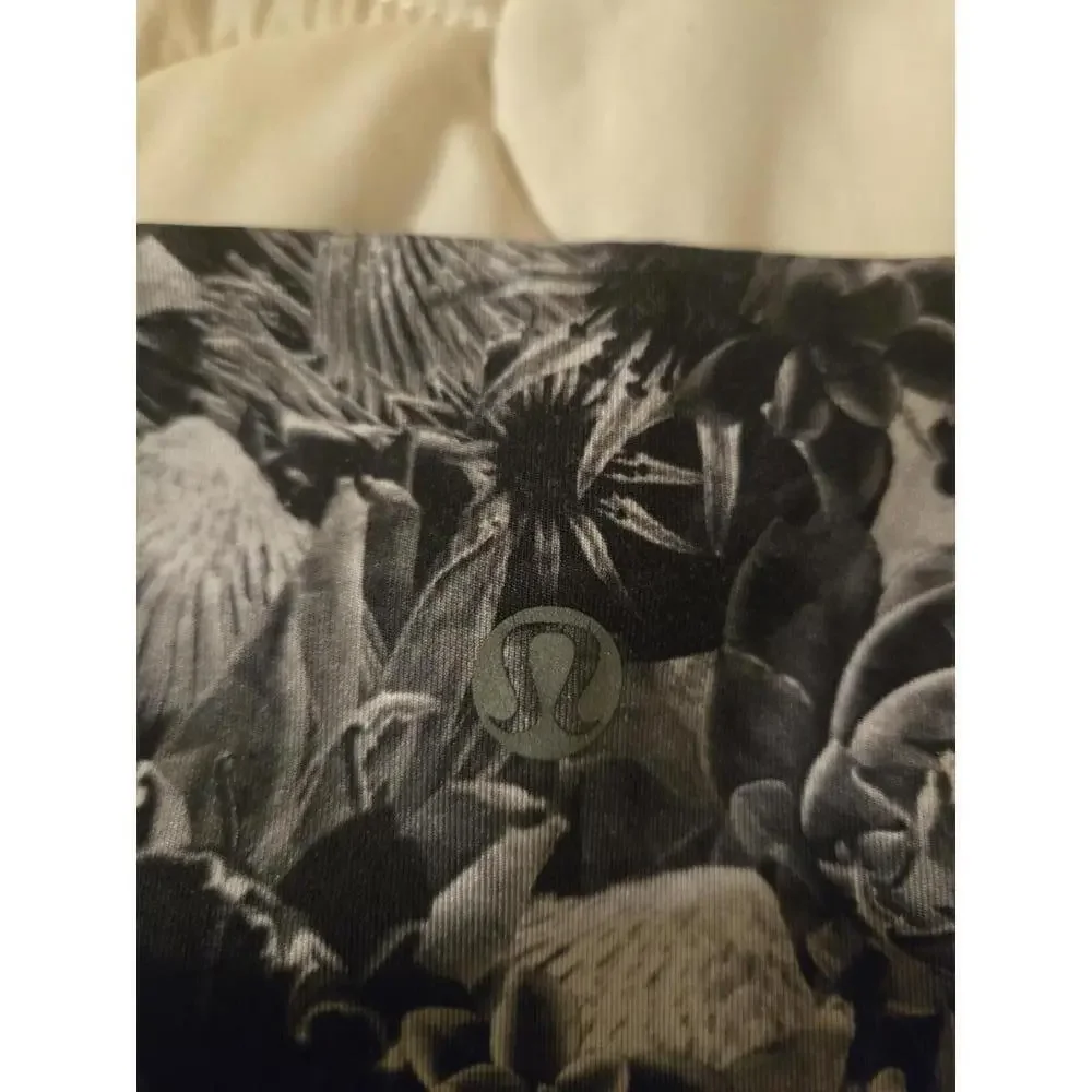 Lululemon Women's Black and White Floral Leggings cropped Size 6